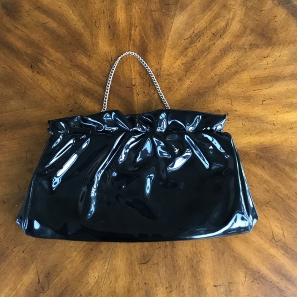 Vintage classic black shiny clutch✨
